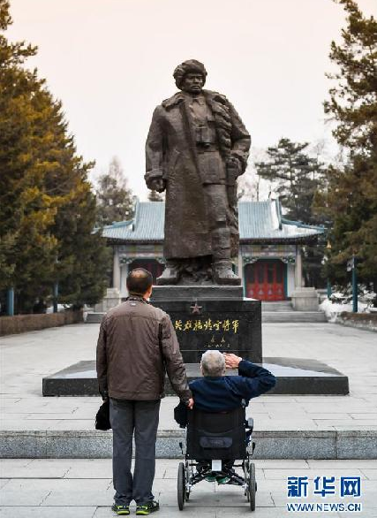 （新华全媒头条·图文互动）（2）父与子，60年：守护英雄到白头——抗战英雄徐振明一家两代守护杨靖宇陵园纪实